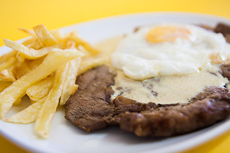 Bifes com Molho de Cerveja